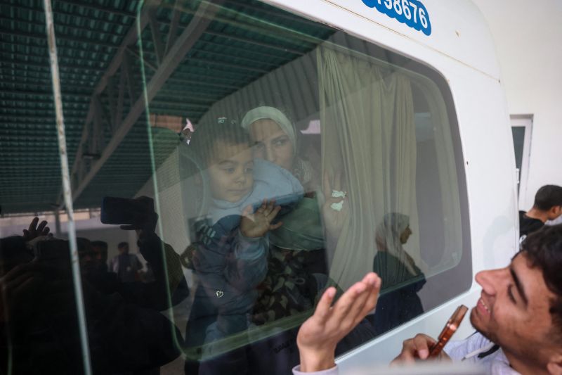 Palestinians from Gaza arrive in Egypt, among them wounded from Israel's war