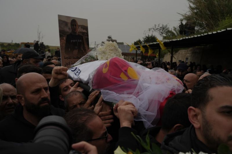 Trois journalistes tués samedi enterrés à Choueifate