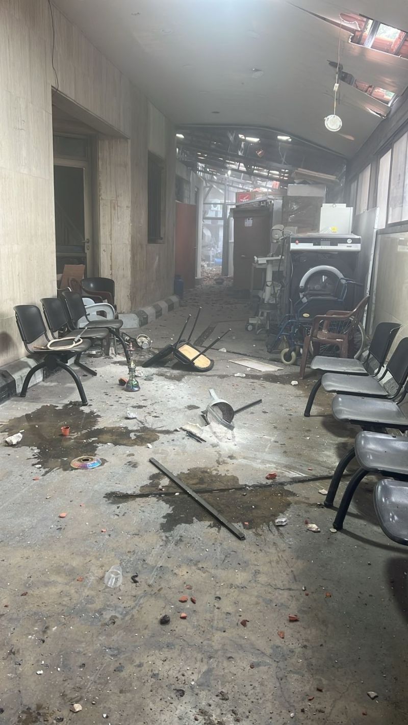 Israeli airstrikes on Tibnin cause extensive damage to governmental hospital in the town