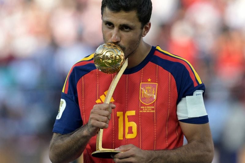 Rodri élu meilleur joueur du Mondial, Mbappé meilleur buteur