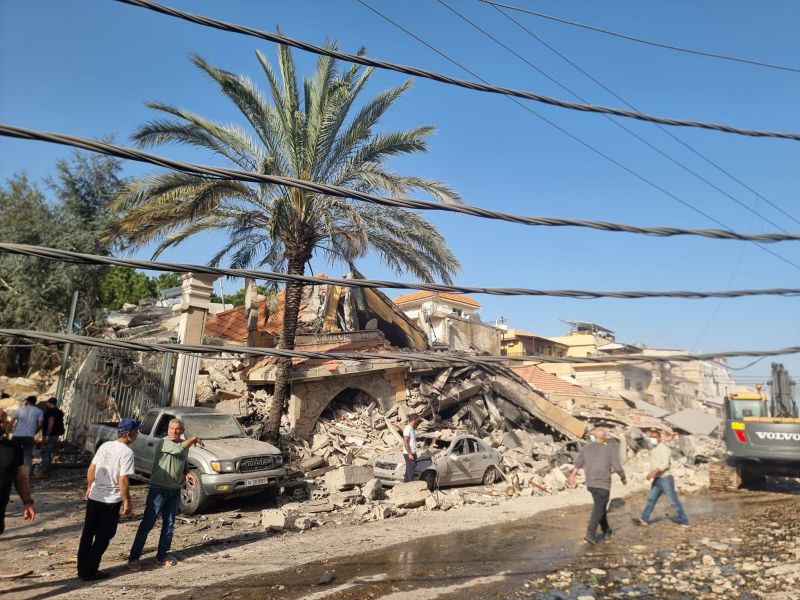 Israeli air strike on the central square of Zrarieh