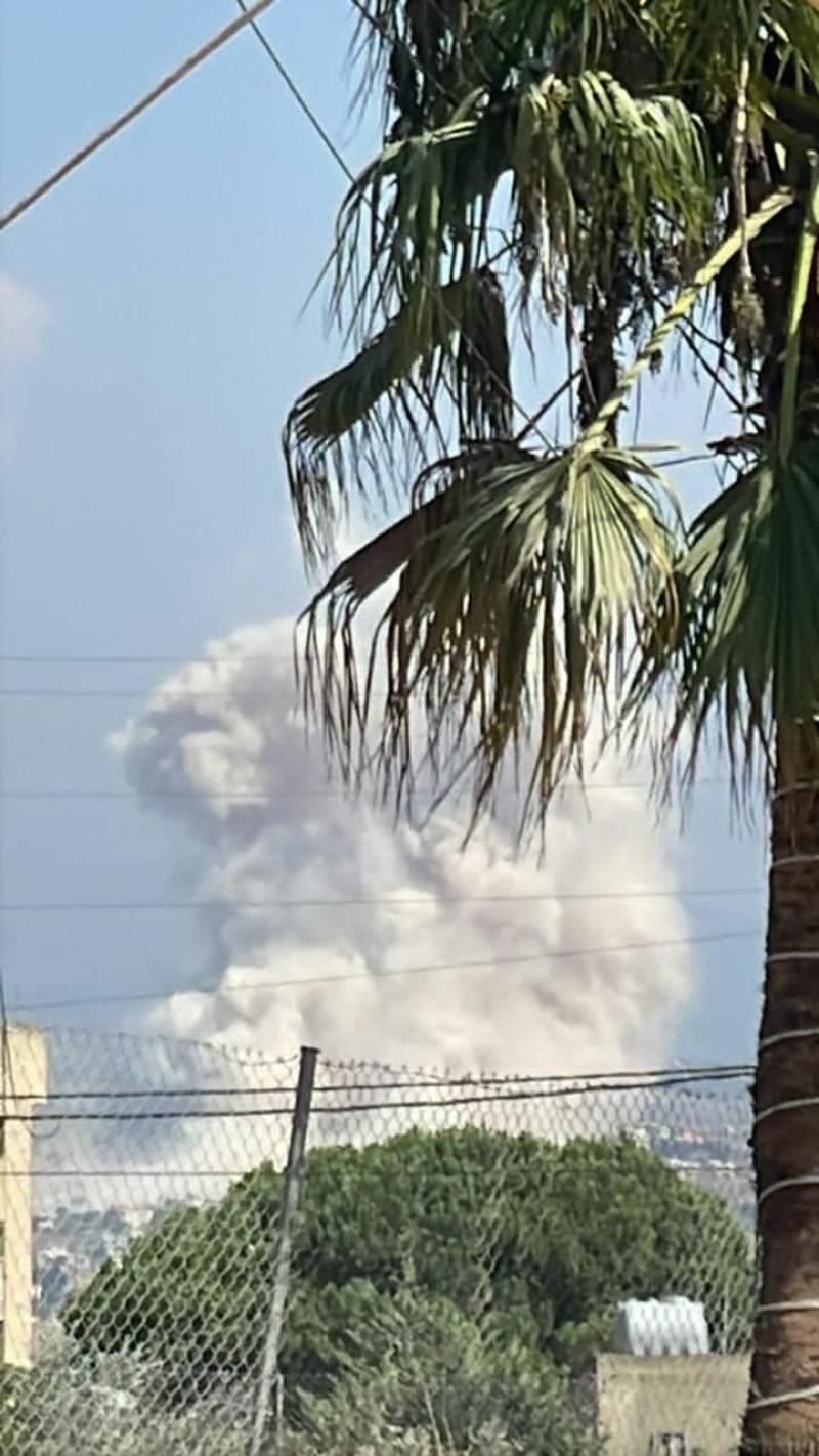 Massive Israeli explosions in Kfar Tibnit