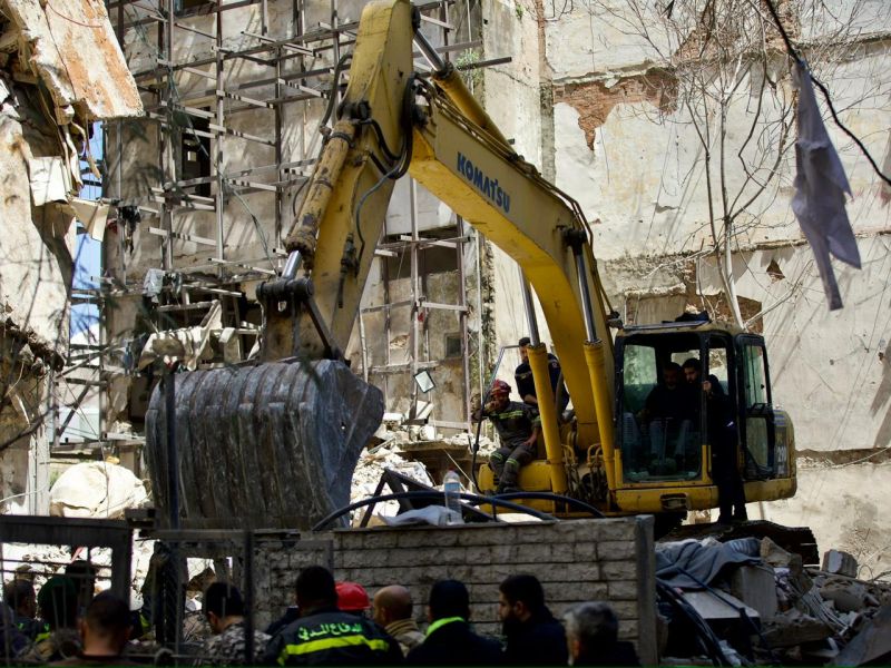 Air strikes on Beirut: Amid the rubble of a building in Ain al-Mreisseh, Civil Defence continues its search for 4 missing people, likely children