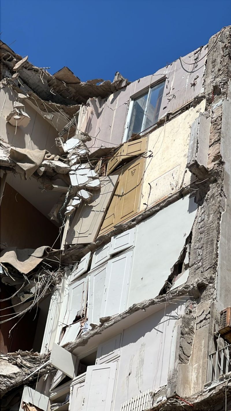 In Tallet al-Khayat, Beirut, two people still missing following Israel's strike Wednesday evening