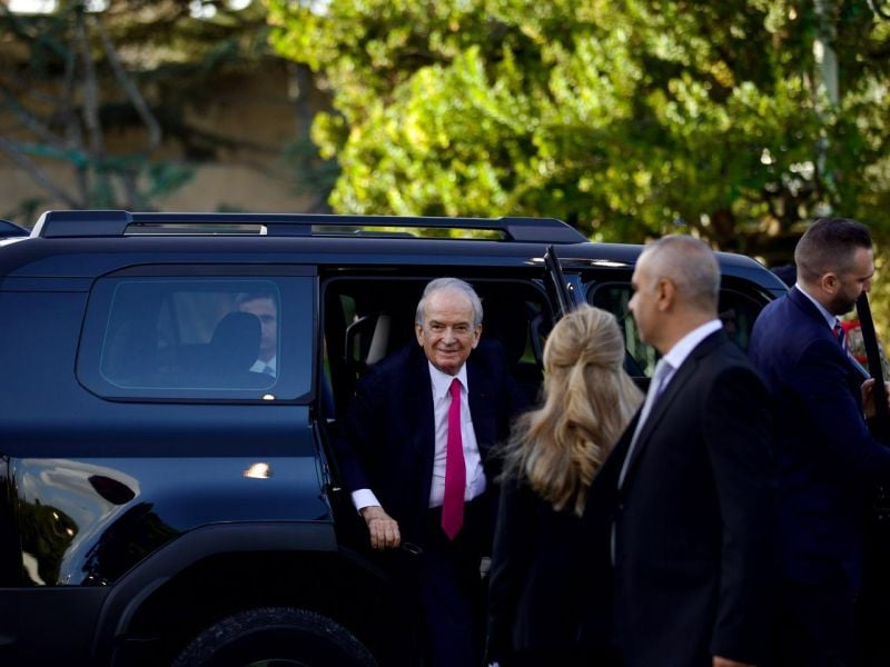 Raad et d'autres personnalités politiques arrivent à Baabda