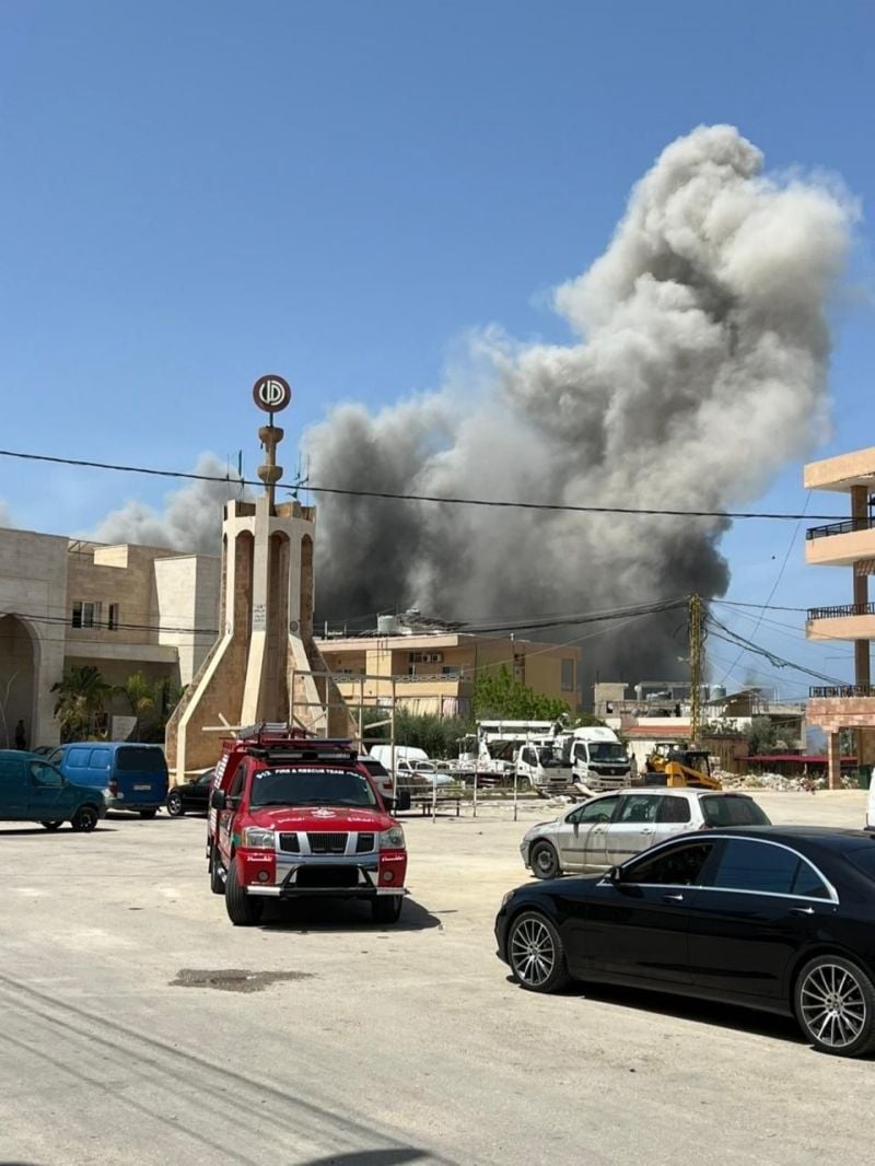 L’armée israélienne bombarde Bourj el-Chemali, près de Tyr, où est observé un mouvement de déplacement 