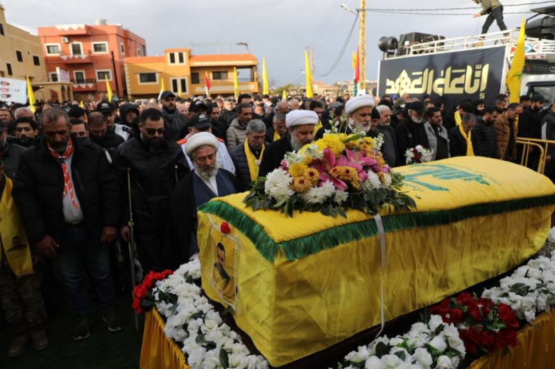 Funérailles au Liban-Sud pour un combattant du Hezbollah tué dans une frappe israélienne mardi
