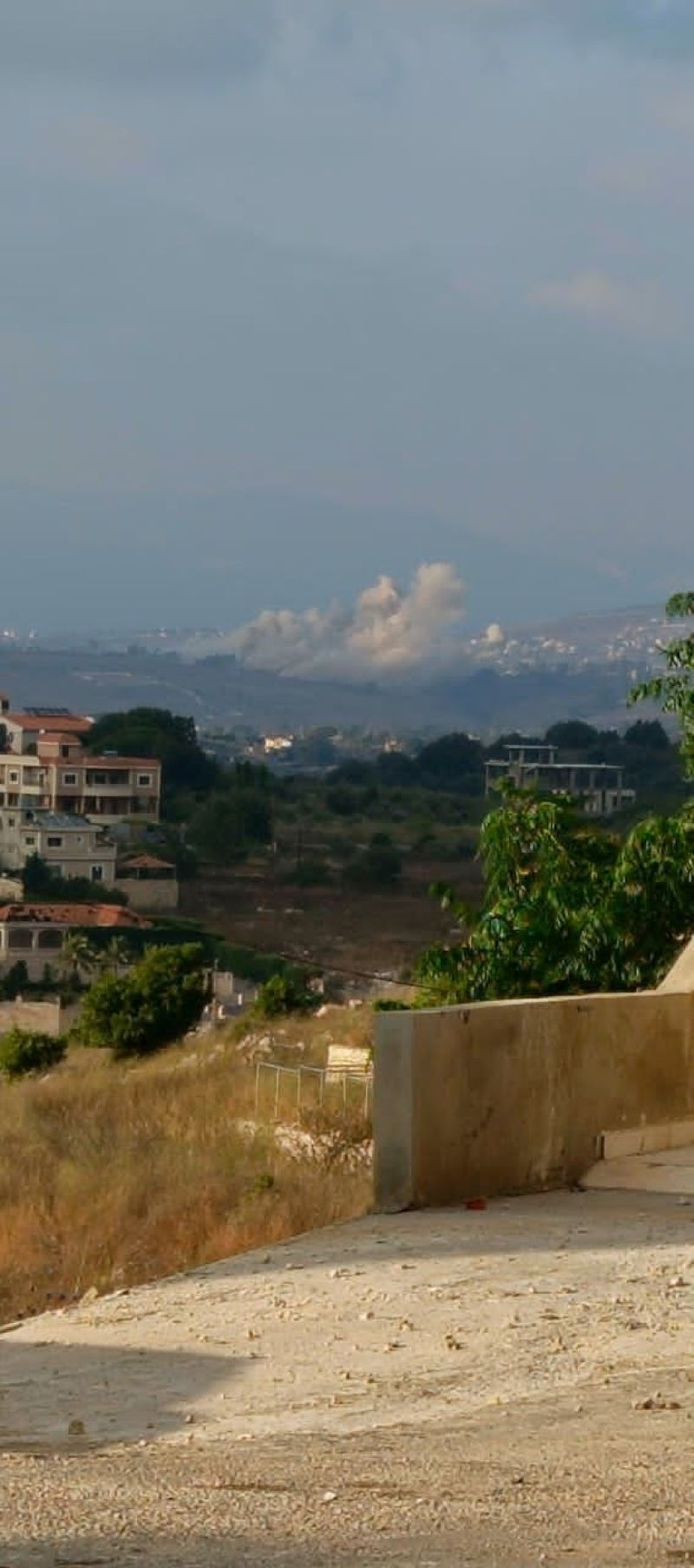 L’armée israélienne dynamite des bâtiments à Deir Seriane