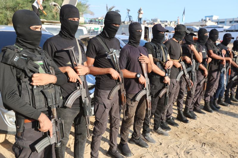 Démonstration de force du Hamas pendant la libération des otages à Gaza